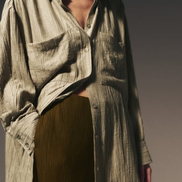 WRINKLE EFFECT OVERSIZED SHIRT - Picture 2 of 6